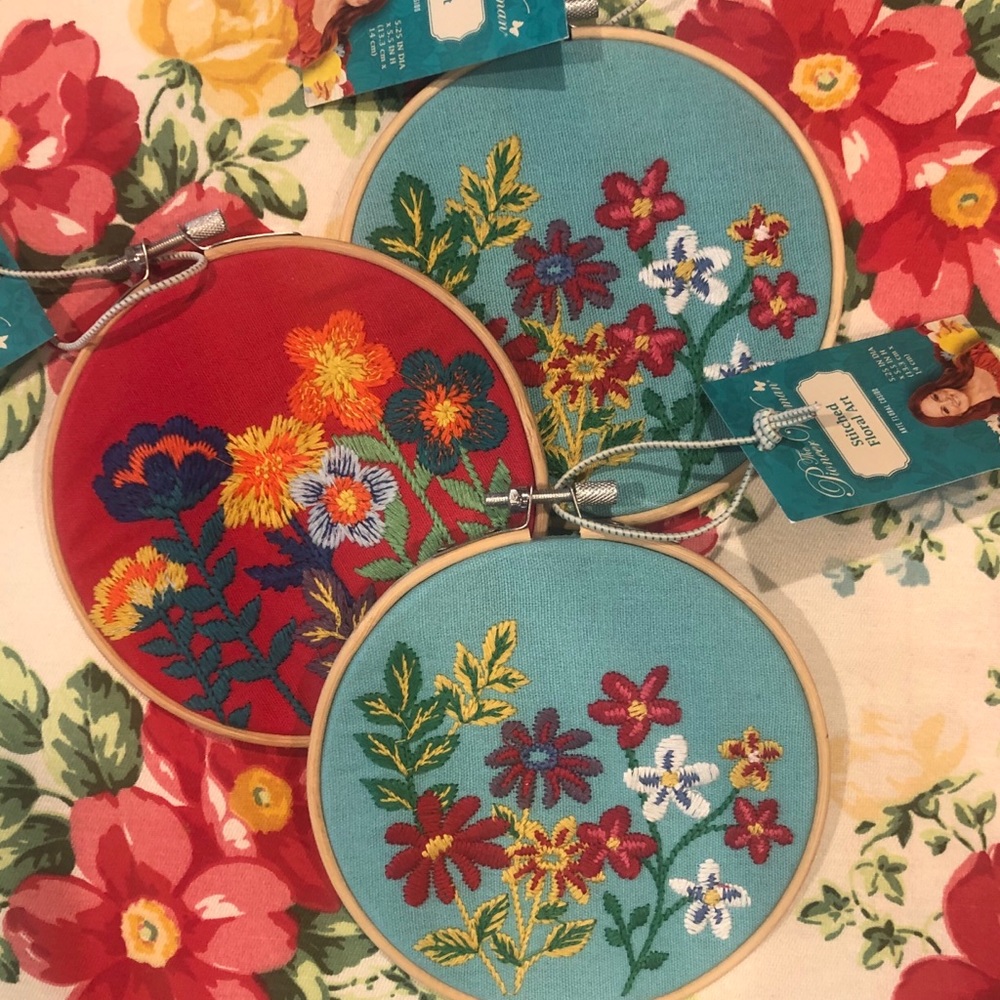 Set 3 stitched pioneer woman red/teal